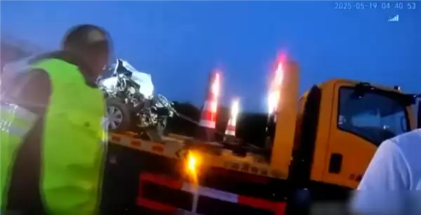 一男子高速开启智驾后呼呼大睡了一百多公里:致多车连环追尾