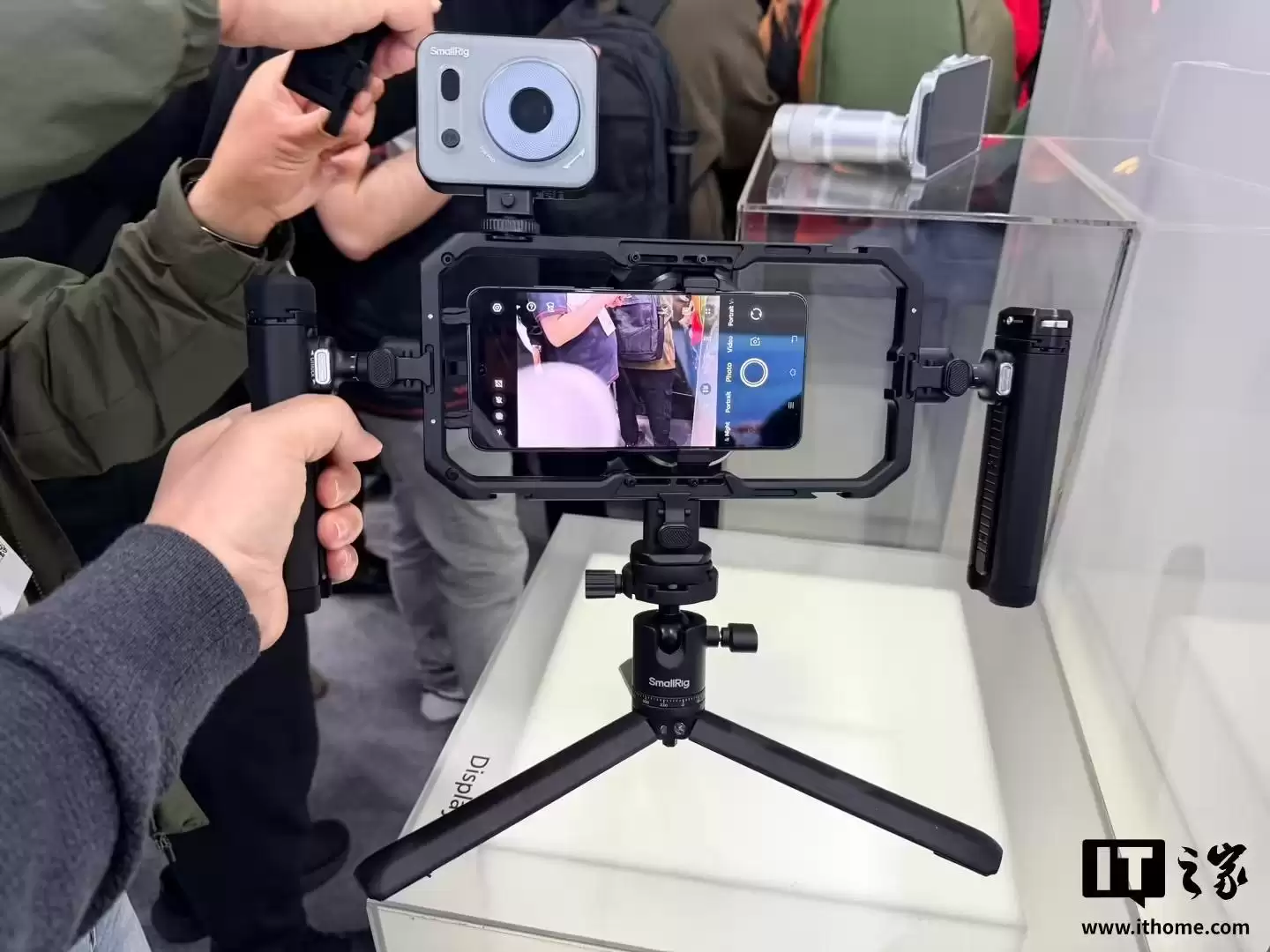 vivo X300 Ultra手机直出无修原图样张公开，展示3个焦段点位2亿超高像素画面