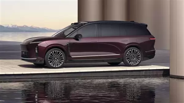 大三排SUV销冠!蔚来全新ES8 M42星云红配色上市:选配价1万元