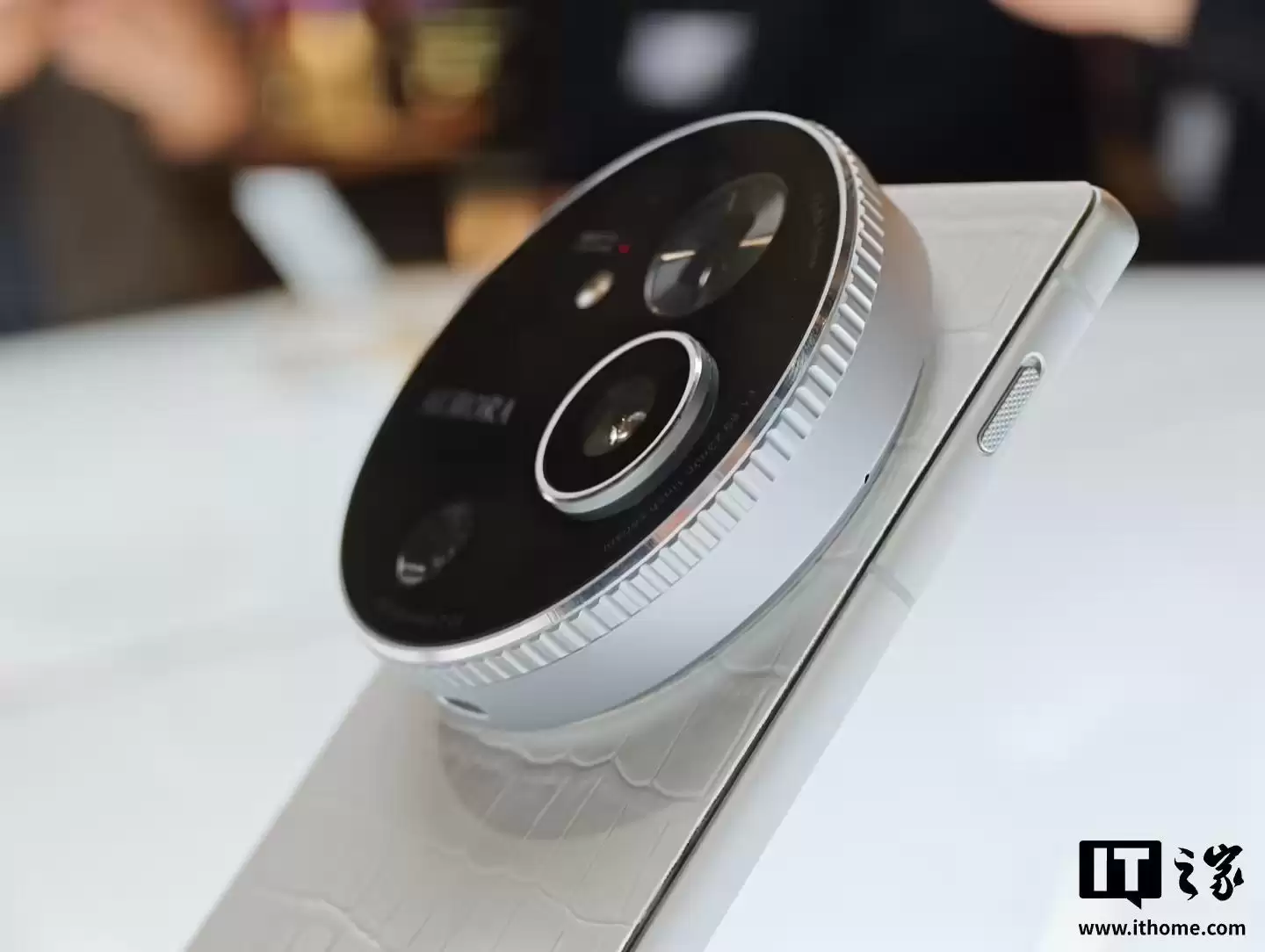 初探追觅旗舰手机：搭载第五代骁龙8至尊版处理器、预装努比亚星云AIOS系统