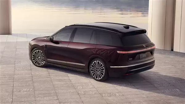 大三排SUV销冠!蔚来全新ES8 M42星云红配色上市:选配价1万元