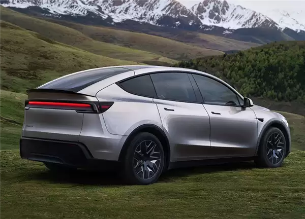 六座纯电SUV实测：特斯拉Model Y L更能跑、理想i8更舒适