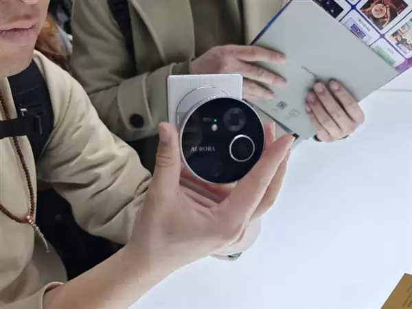 追觅豪掷100亿进入手机赛道：明年研发人员保底5000人 冲击高端市场