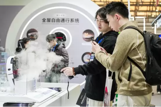 萤石Stella星辰系列震撼发布!全球首创双擎双热活水洗地 解锁AI清洁新高度