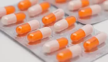 为治牙痛男子咬破布洛芬后反进急诊!医生:此类药物严禁掰开或嚼碎