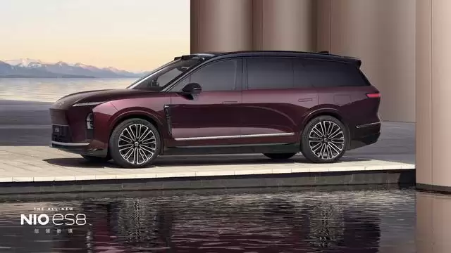 蔚来全新ES8车型M42星云红配色上市，选装价格10000元