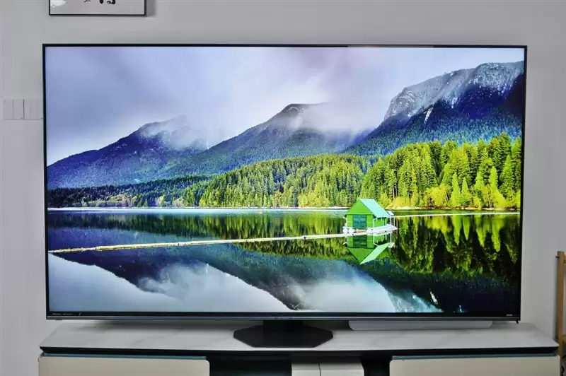 OLED时代终结者!RGB-Mini LED电视海信E8S评测:这才是好画质