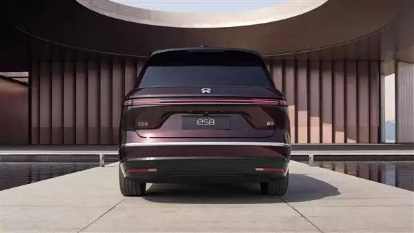 大三排SUV销冠!蔚来全新ES8 M42星云红配色上市:选配价1万元