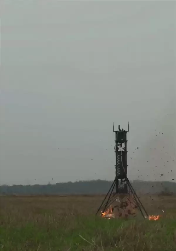 小伙手搓可悬停火箭火爆全网:被网友赞为中国版马斯克