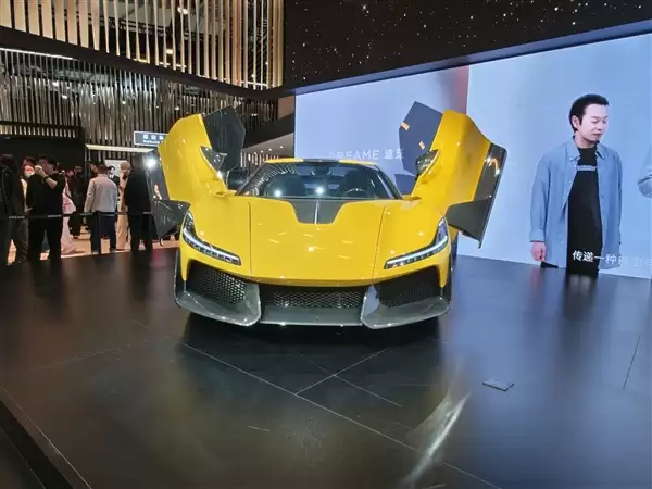 零百加速1.8秒！追覓首款汽车亮相 手握60万+买它还是小米SU7 Ultra