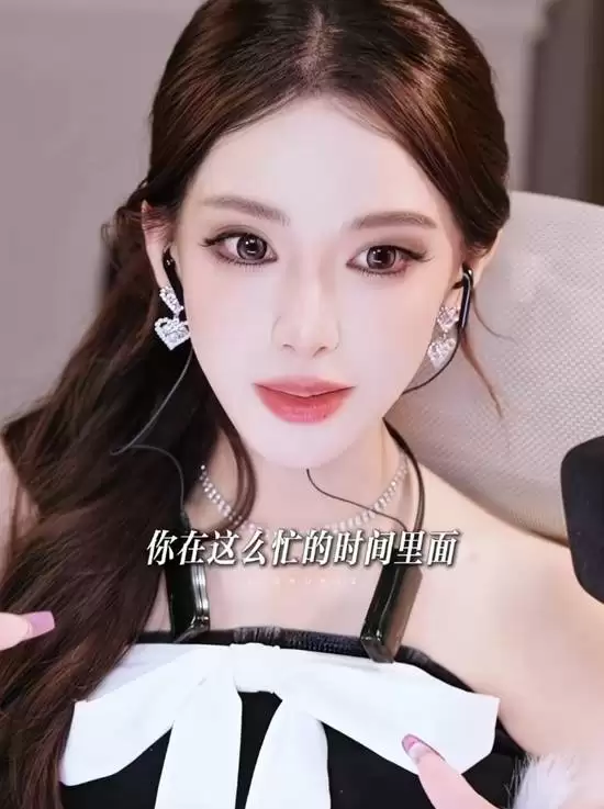 颜值网红迅猛龙说最累的事是保持漂亮 还要维持