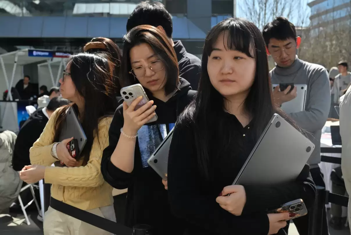 中美AI智能体之争：美国巨头难获用户，中国