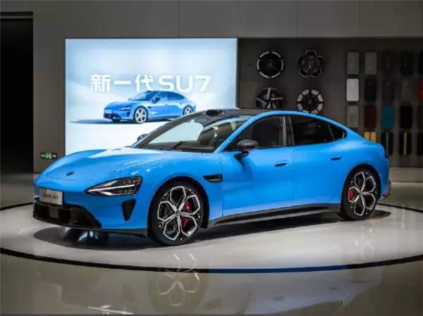 雷军官宣：新一代小米SU7本月发布！发布后大规模交付