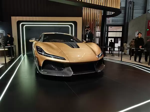 零百加速1.8秒！追覓首款汽车亮相 手握60万+买它还是小米SU7 Ultra