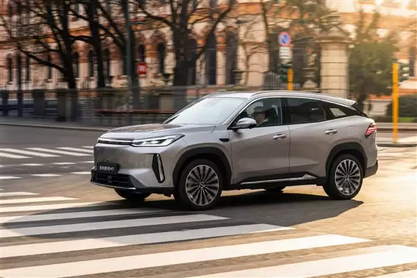 满油满电续航超1700km 银河M7官宣!吉利下一款爆款预定了