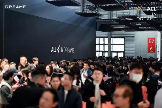 追觅馆单日人流量破 10 万，登顶 AWE 人气之最