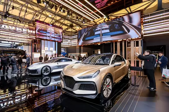 探路发布两款概念车：剪刀门轿跑超拉风 百公里加速1.8秒