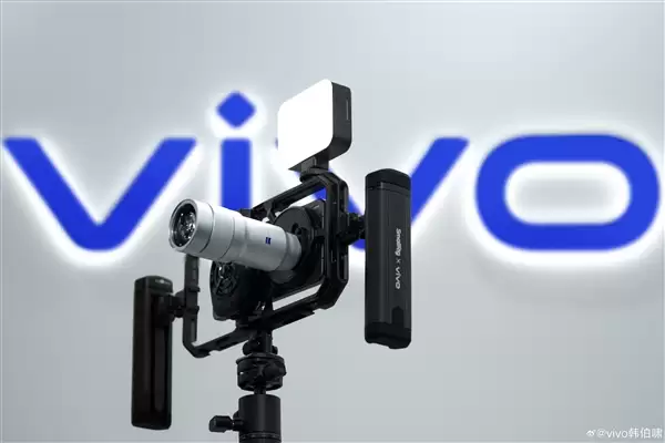 机圈V单来了！vivo X300 Ultra月底见：首发400mm增距镜 望远无敌