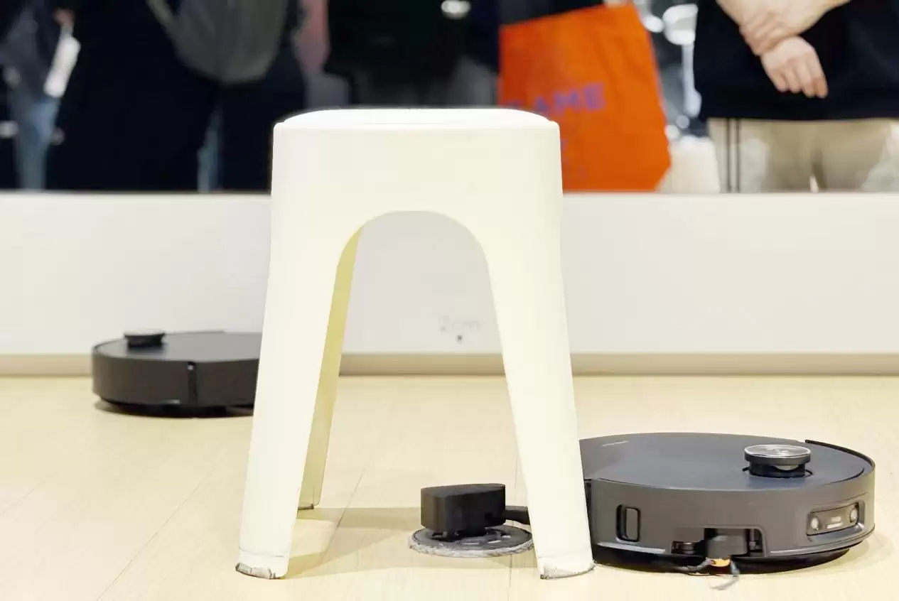 追觅扫地机AWE重磅发布X60Pro 圆盘版,第二代仿生机械臂突破家庭清洁新极限