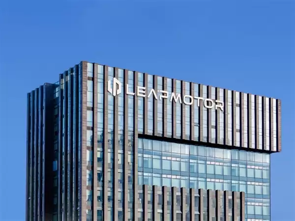 零跑发布史上最强年报!首次全年盈利 销量营收翻倍增长