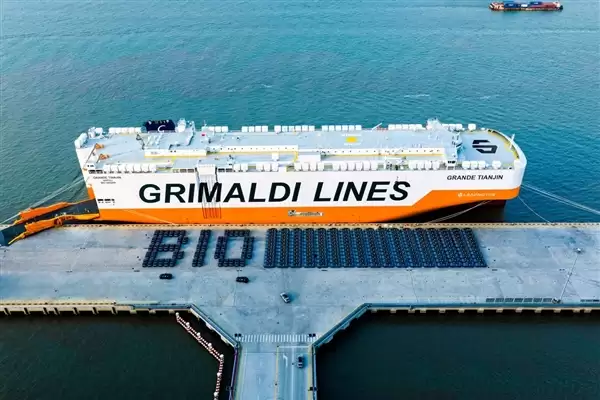 零跑发布史上最强年报!首次全年盈利 销量营收翻倍增长