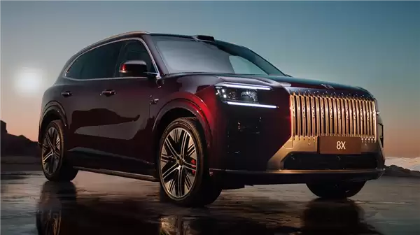 37.68万起 极氪8X开启：全系6C电池 顶配三电机超1400马力