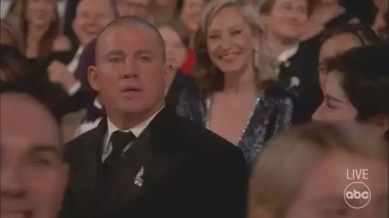 美队、钢铁侠“合体”！小罗伯特送克里斯原味内裤