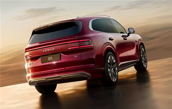 37.68万起 极氪8X开启：全系6C电池 顶配三电机超1400马力