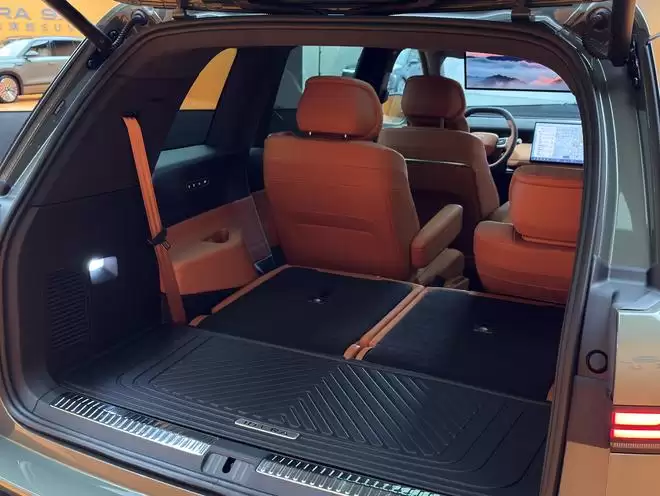 用技术赋能全场景 上汽大众ID.ERA 9X 合资2.0时代的新能源战略反攻之作