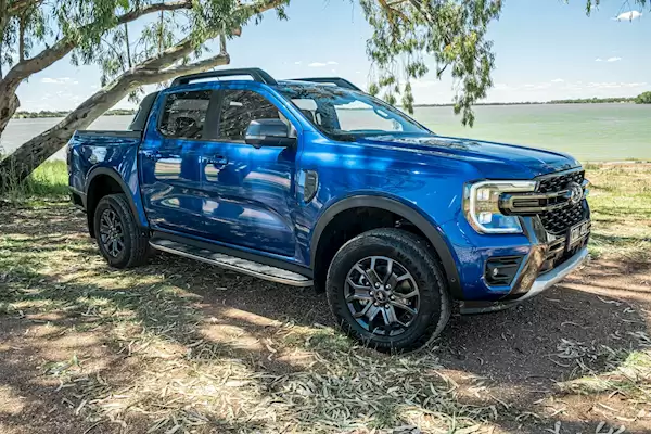 福特CEO法利试驾中国皮卡:很有竞争力 但载重、拖拽能力不行