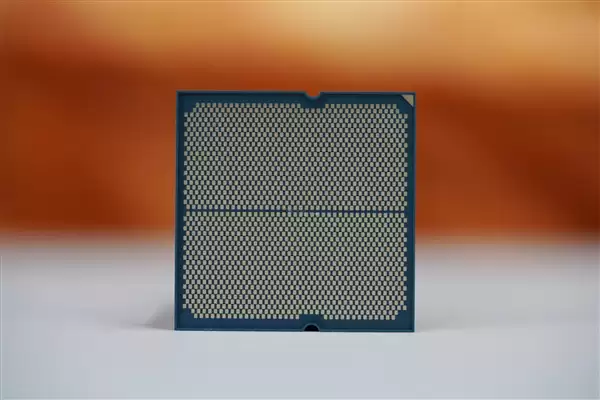首款双3D缓存CPU：AMD锐龙9 9950X3D2现身CPU-Z！