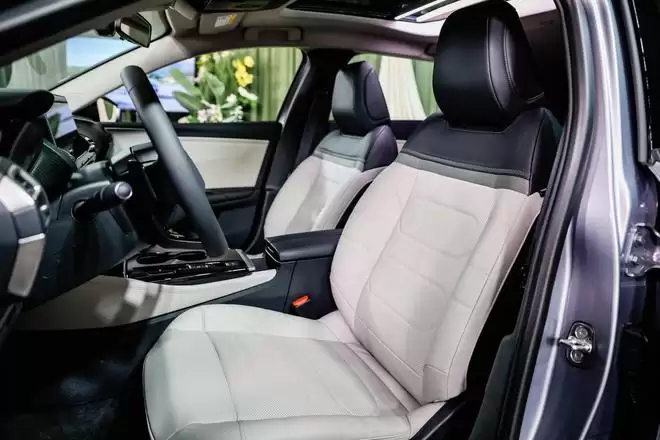 东风雪铁龙新凡尔赛C5X上市 官方一口价11.37万起