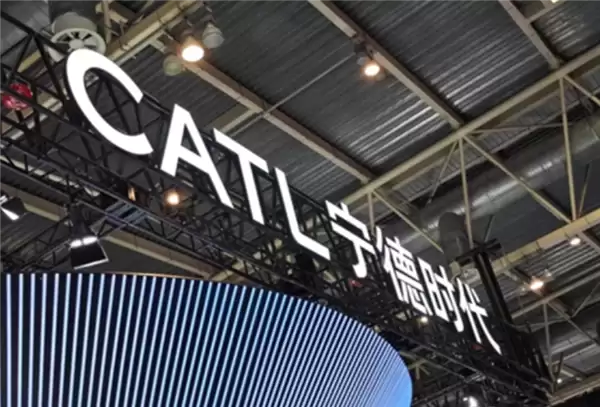 宁德时代曾毓群：美电动车滞后属阶段性，磷酸铁锂技术优势显著