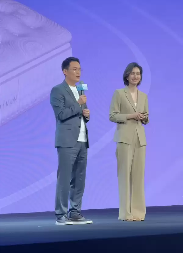 王腾：苹果华为是伟大的企业 在帮大家做手机和电动车