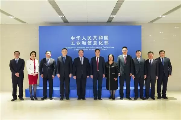 工信部负责人会见苹果、高通、SK海力士等跨国企业负责人