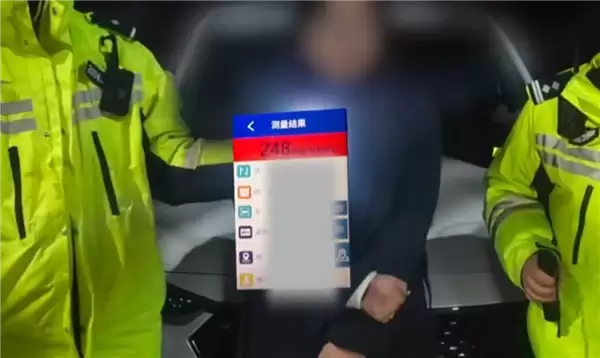 一人喝10多瓶!女子体内酒精含量248mg/100mL:一查还没驾驶证