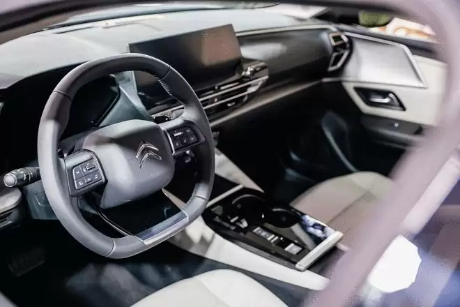 东风雪铁龙新凡尔赛C5X上市 官方一口价11.37万起