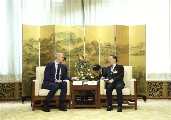 工信部负责人会见苹果、高通、SK海力士等跨国企业负责人