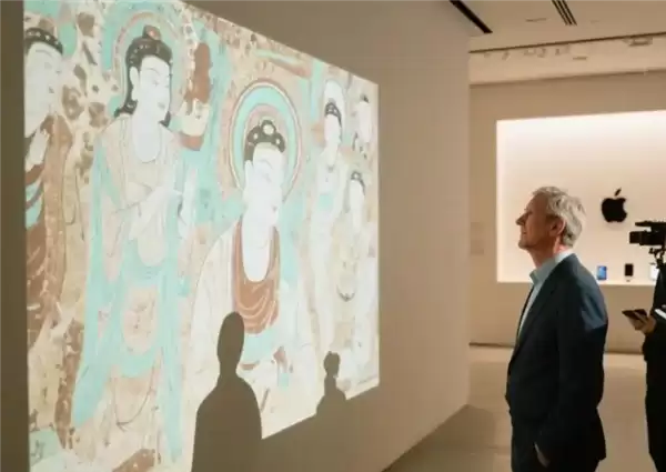 苹果CEO库克：AI是对人类能力放大 而不是取代人