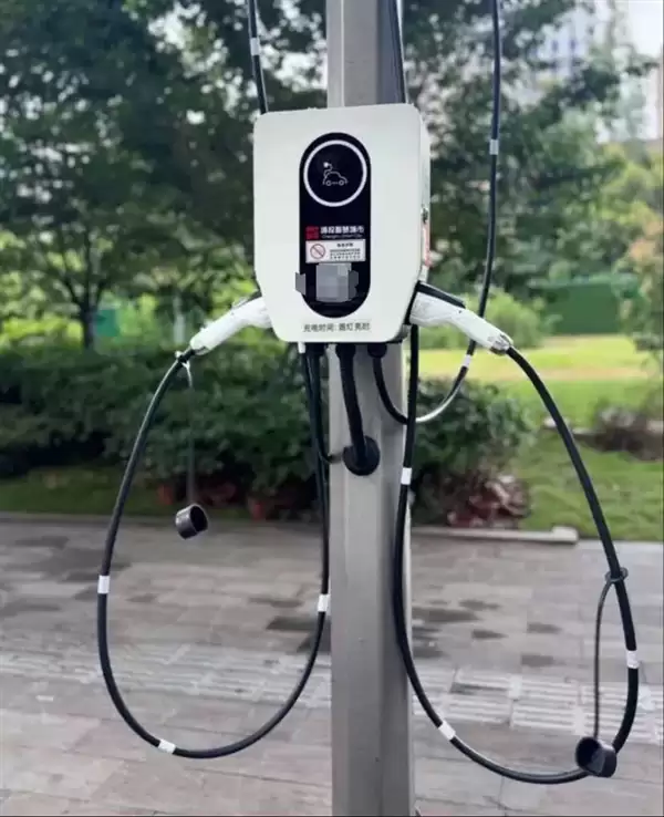 再也不愁充电难了！成都将充电桩装在路灯上：600多个点位4月底投用