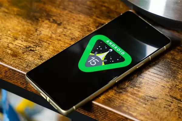 四曲面屏重出江湖!20周年iPhone将搭载:安卓淘汰的设计被苹果接手了