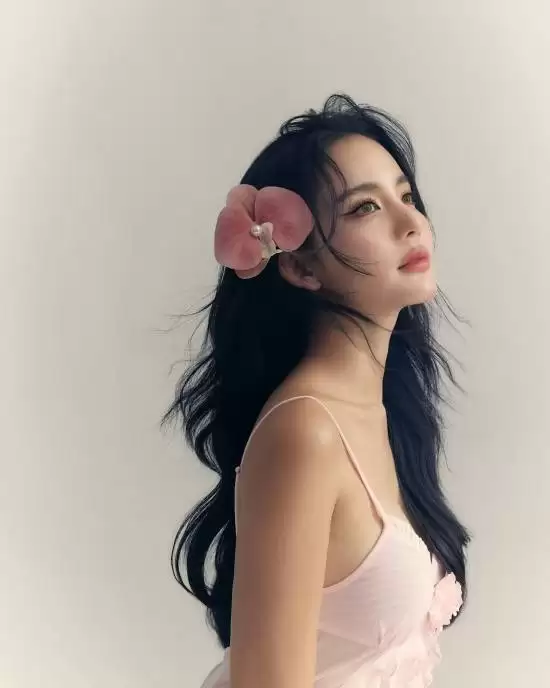 泰剧女神Bow自曝罕见隐疾：天生双子宫单肾 曾在浴室痛到晕厥