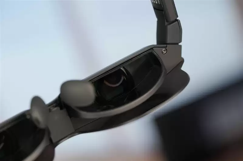 颜值拉满+配置能打 雷鸟Air 4 Pro蝙蝠侠限定版深度评测:76g的口袋巨幕 DC粉丝必冲