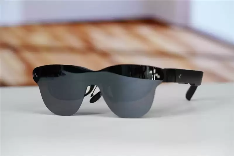 颜值拉满+配置能打 雷鸟Air 4 Pro蝙蝠侠限定版深度评测:76g的口袋巨幕 DC粉丝必冲