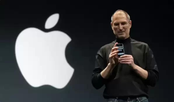 乔布斯的毛衣嵌入iPhone 17 Pro！Caviar发布苹果50周年定制机：全球仅9台