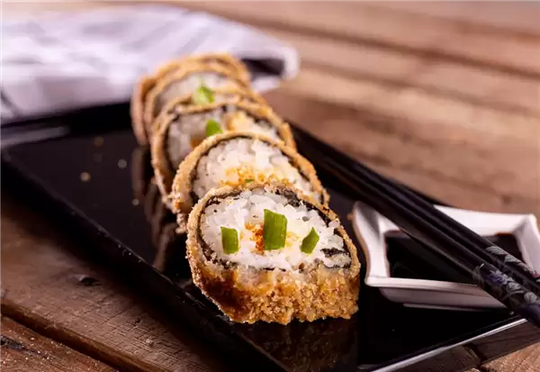 黄牛代排收入超5万!全国爆火的寿司郎出新规:吃饭需出示SIM卡尾号