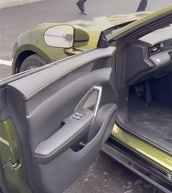 预售22.98万起 鸿蒙智行尚界Z7到店:掀背尾门开口巨大