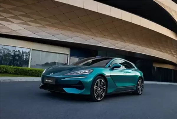 国际巨星加盟!《007》邦德扮演者丹尼尔·克雷格出任腾势汽车代言人