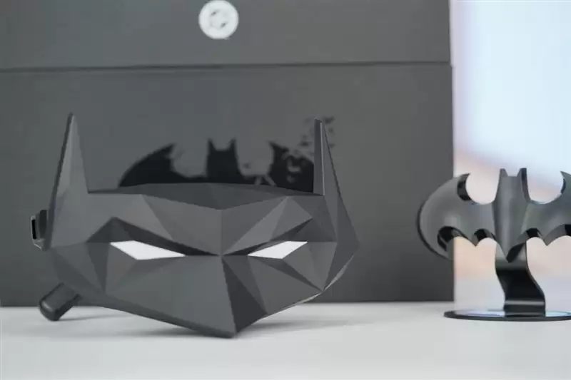 颜值拉满+配置能打 雷鸟Air 4 Pro蝙蝠侠限定版深度评测:76g的口袋巨幕 DC粉丝必冲