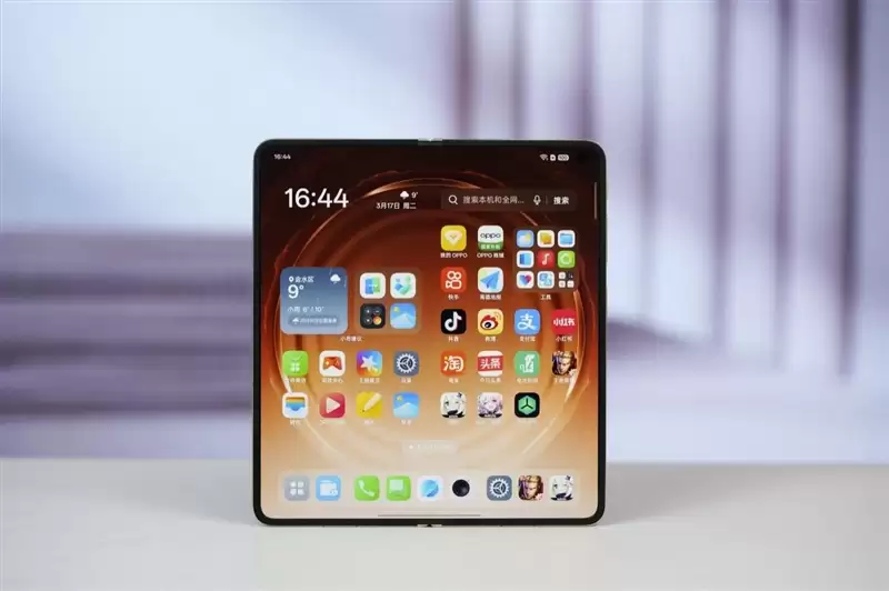 折叠屏再无折痕顾虑!OPPO Find N6手机评测:超平展内屏开创历史 哈苏XPAN模式体验胶卷荣光